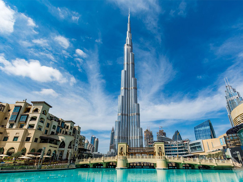 برج خليفة يحتفل باليوبيل الفضي لمسلسل فريندز